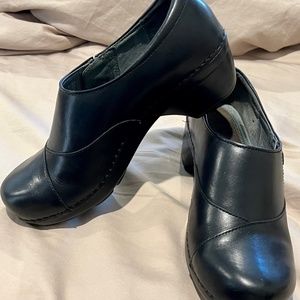 DANSKO size 40 slip-on heel, black with criss cross detail